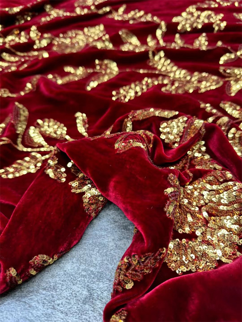 New Red Twisted Branch Flower  - Velvet Fabric Embroidery avaliação e preço