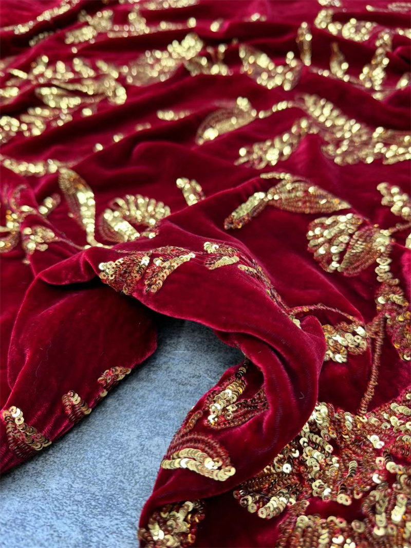 New Red Twisted Branch Flower  - Velvet Fabric Embroidery avaliação e preço
