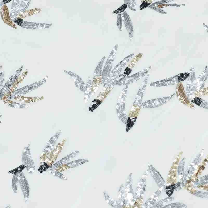 White three-dimensional flower - Velvet Fabric Embroidery avaliação e preço