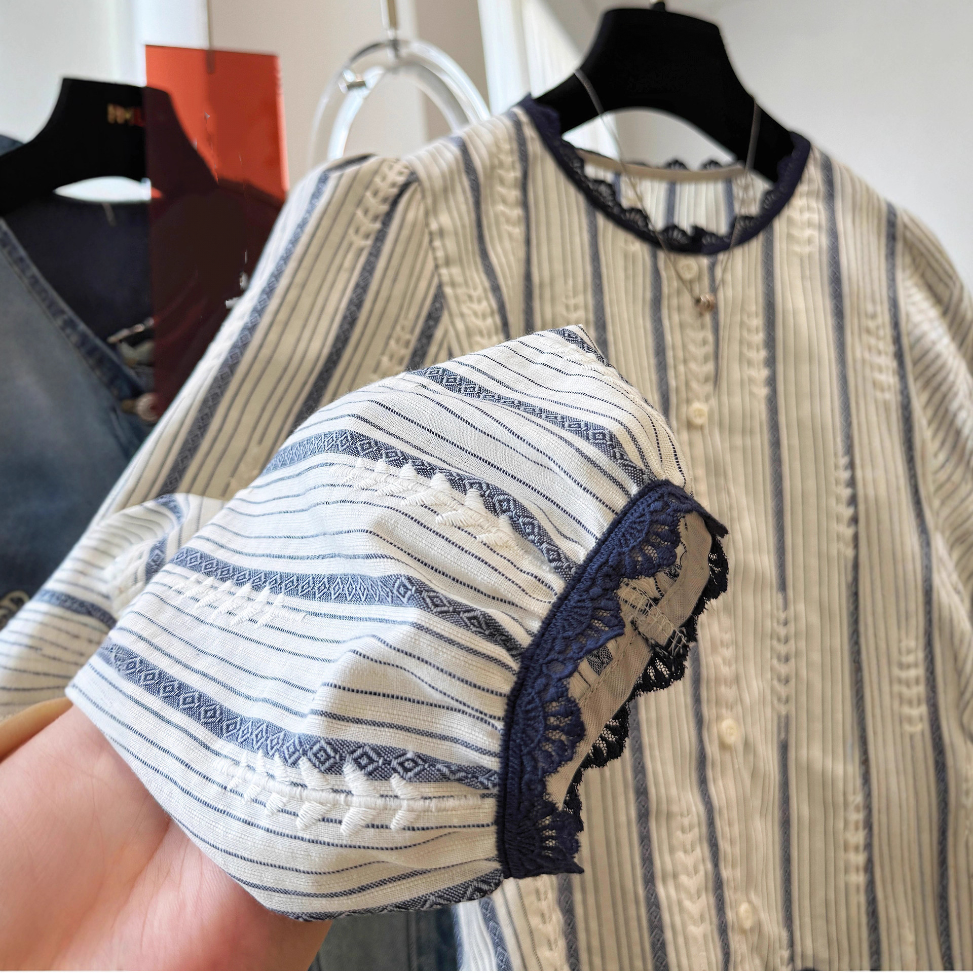 Women's Striped Lace Trim Blou - Embroidery Shirt avaliação e preço