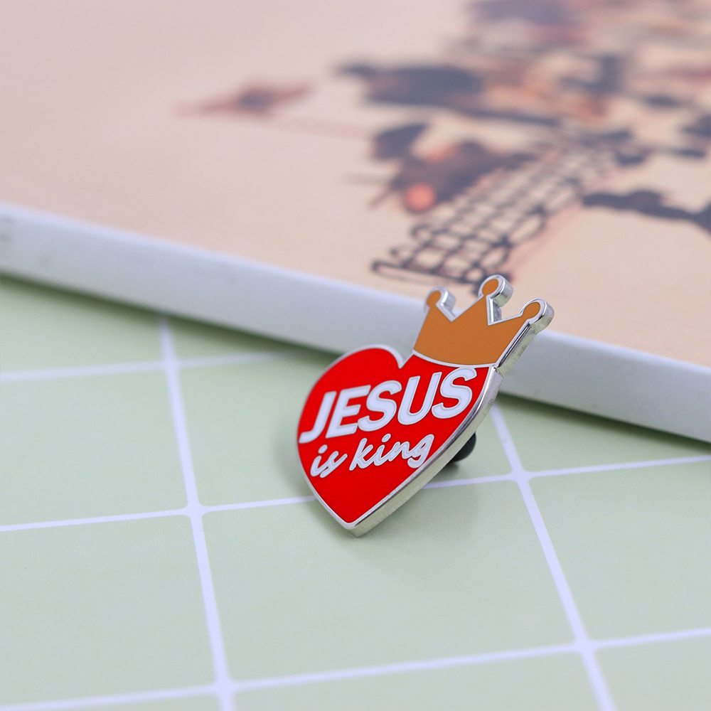 Jesus Is King Red Heart Crown  - Embroidery Jesus avaliação e preço