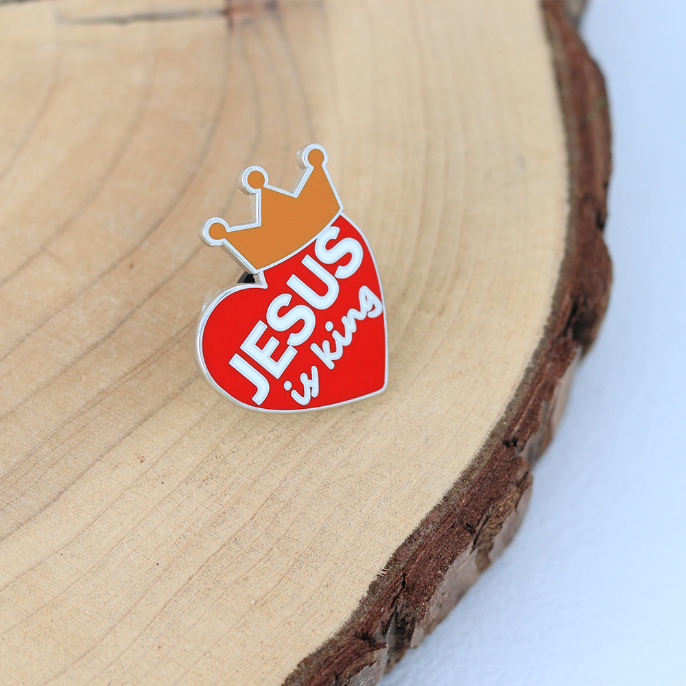 Jesus Is King Red Heart Crown  - Embroidery Jesus avaliação e preço